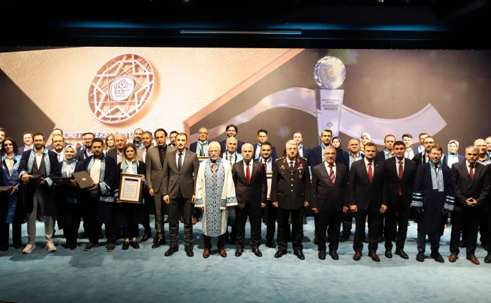 NEÜ'de 6. Akademi Ödülleri Töreni'nde ödüller sahiplerini buldu