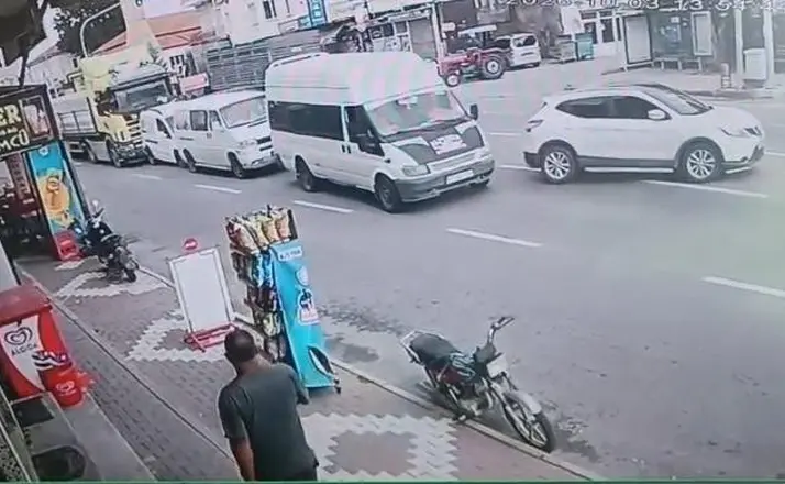 Nevşehir’de tırın neden olduğu zincirleme kaza kamerada
