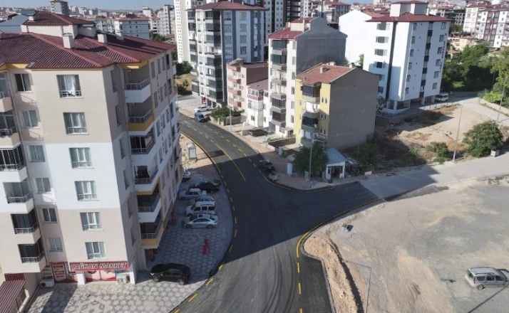 Niğde’de altyapısı tamamlanan bölgelerde asfalt çalışmaları sürüyor 