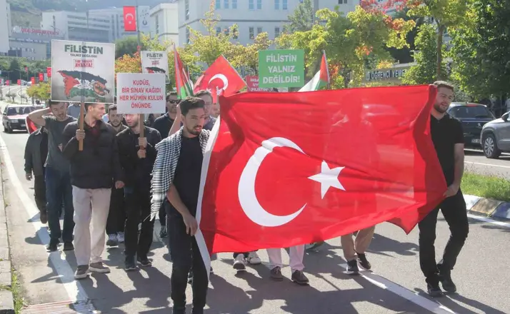 ODÜ’de, Filistin ve Doğu Türkistan’daki zulme karşı yürüyüş yapıldı