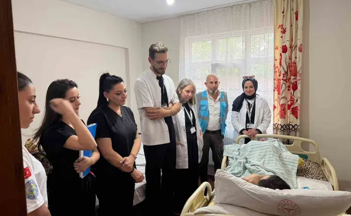 Öğrenciler evde bakım hizmetlerine destek veriyor
