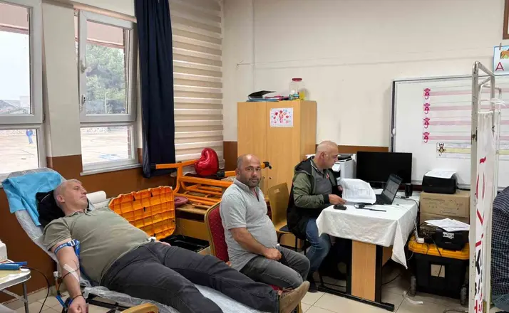 Okulda kan bağışı
