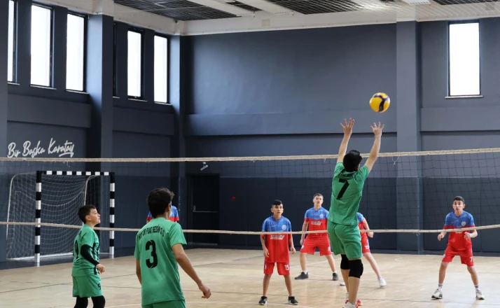 Ortaokullar arası “Kardeşlik ve Dostluk Erkekler Voleybol Turnuvası” başladı