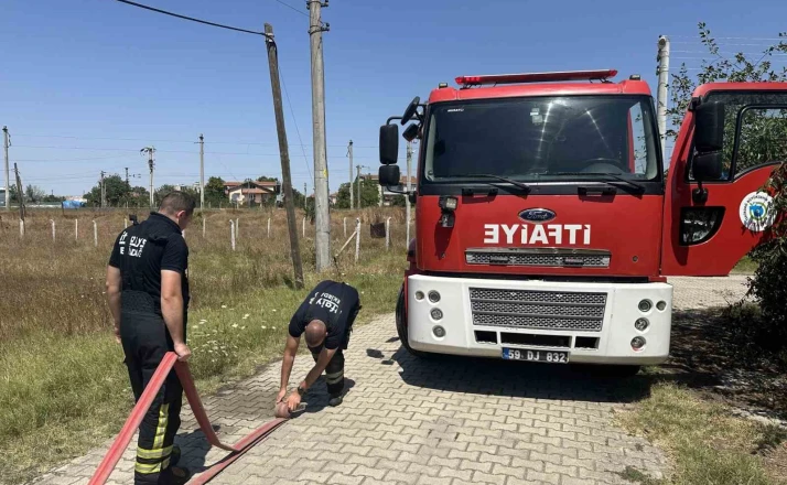 Ot yangını evlere sıçramadan söndürüldü 