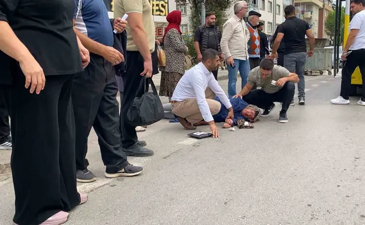 Otobüsün çarptığı yaşlı kadın ağır yaralandı
