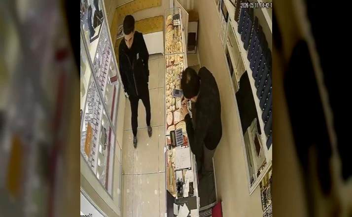Oyaladığı kuyumcudan altınları çaldı, kaçamadan yakalandı