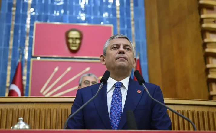 Özgür Özel CHP kürsüsüne veda etti