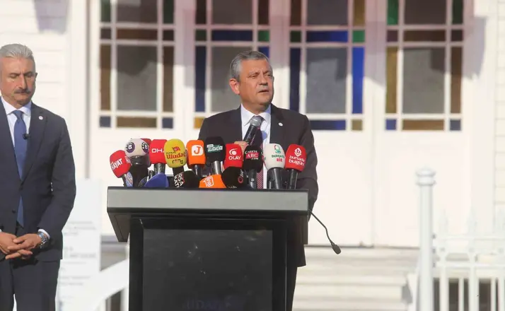Özgür Özel, Mudanya’da vatandaşlarla buluştu