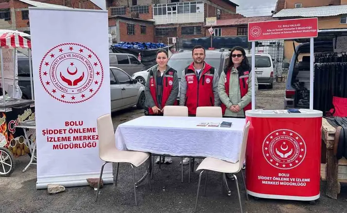 Panayırda vatandaşlara KADES ve şiddetle mücadele anlatıldı
