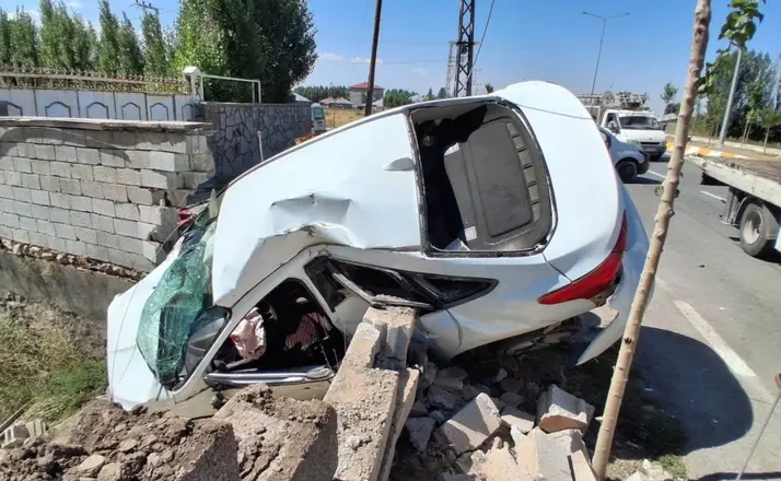 Patnos’ta trafik kazası: 1’i çocuk 4 yaralı
