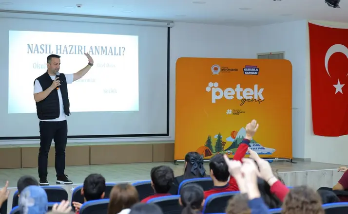 Petek Genç, 447 okulda öğrencilere ulaşacak
