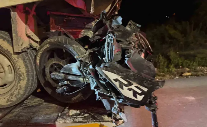 Pikapla çarpışan motosikletin 19 yaşındaki sürücüsü öldü
