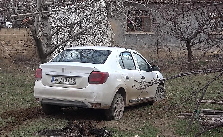 Polisin "dur" ihtarına uymayan şüpheliler aracı bırakıp kaçtı