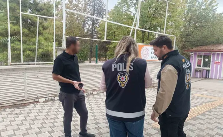Polisten okul çevrelerinde huzur ve asayiş denetimi
