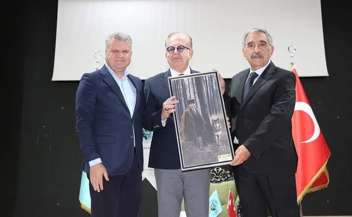 Prof. Dr. Cihat Yaycı’dan mavi vatan, Doğu Akdeniz ve Kıbrıs politikalarına ilişkin çarpıcı açıklamalar
