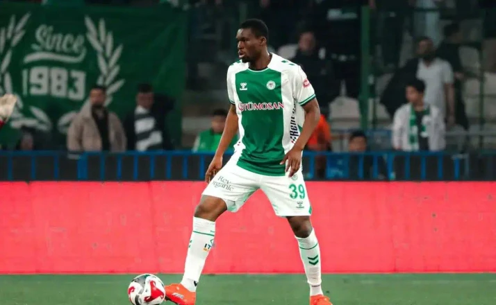 PSV engeli aşılamadı! Konyaspor, Nagalo'dan vazgeçti