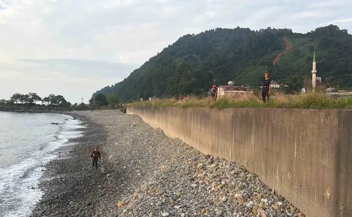 Rize’de kaybolan 10 yaşındaki Ali Kerem için Artvin sahilinde arama başlatıldı
