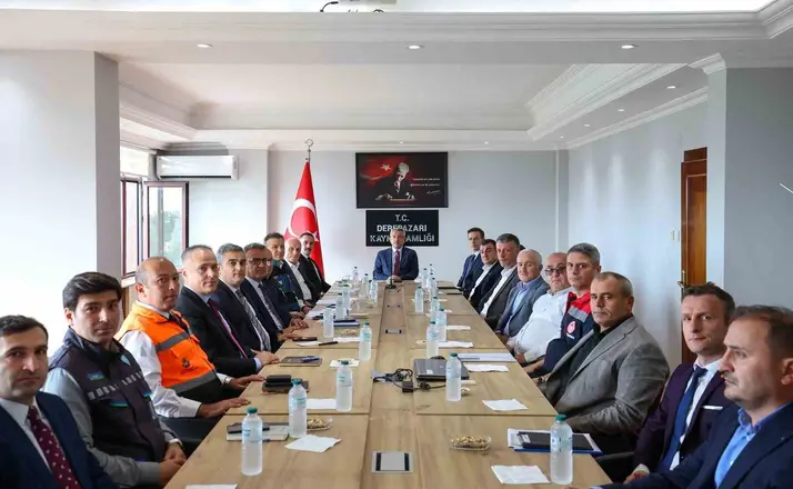 Rize’nin ilçelerinde afetin yaraları sarılıyor
