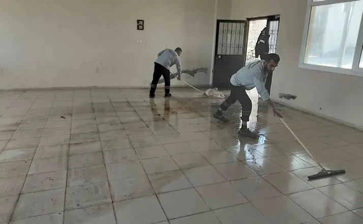 Şehzadeler Belediyesinden kamu binalarına bakım çalışması
