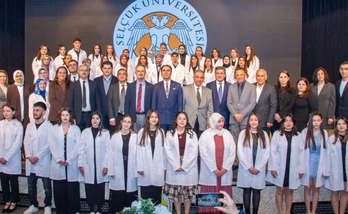 Selçuk Üniversitesi’nde beyaz önlük heyecanı