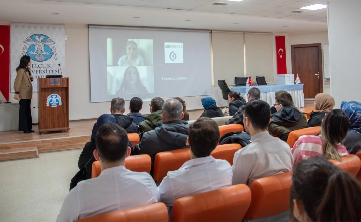 Selçuk Üniversitesinde akıllı baston eğitimi ve teslimi