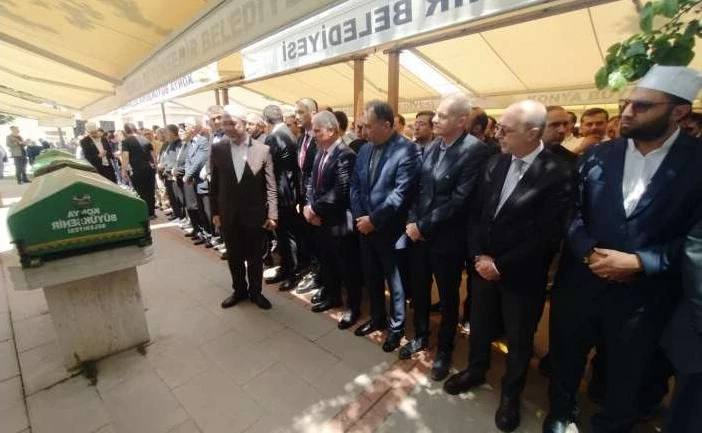 Selçuklu’nun ilk Belediye Başkanı İsmail Öksüzler son yolculuğuna uğurlandı