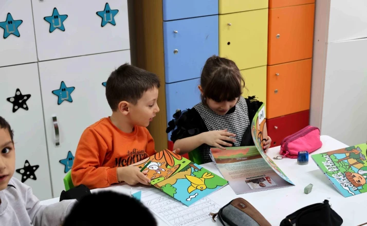 Sıfır Atık Günü’nde öğrencilere kitap seti hediyesi