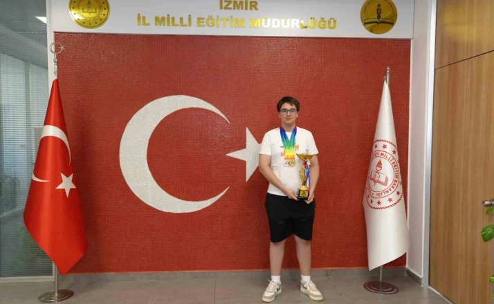 Singapur’dan İzmir’e dünya ikinciliği gururu 