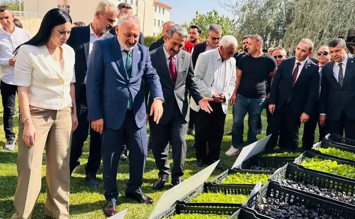 Şırnak’ta üreticilere 152 bin sebze fidesi ve çoban çantası dağıtıldı
