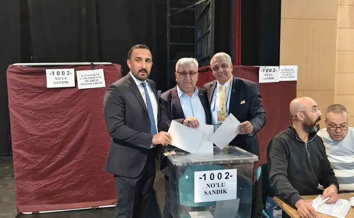 Sivas Ticaret Borsası seçimlerinde Karakaya güven tazeledi
