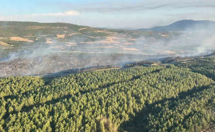 Soma’daki orman yangını kontrol altına alındı: Otoyol yeniden ulaşıma açıldı
