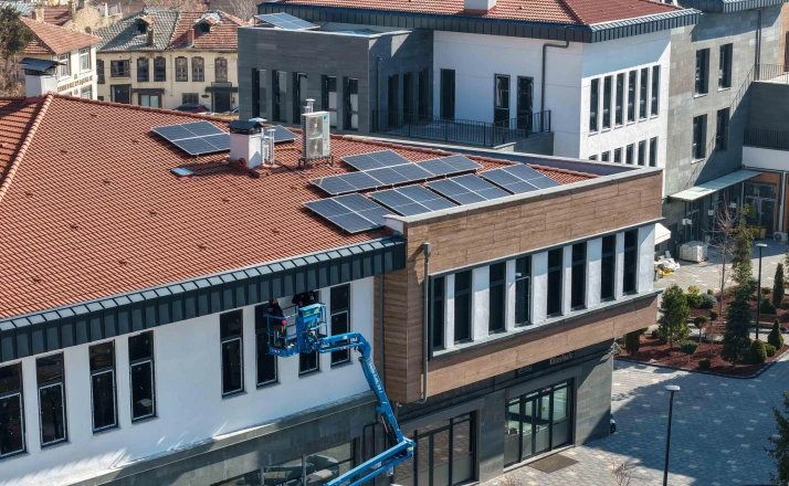 Suriçi Çarşısı Yeşil Enerjiyle Aydınlanıyor