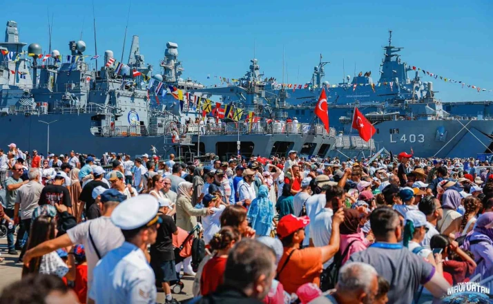TEKNOFEST Mavi Vatan’da hava araçlarının gösterileri nefes kesti 