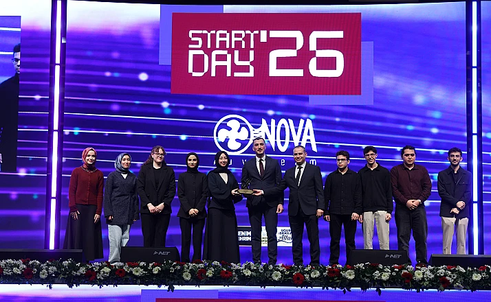 Teknofest’te dereceye giren kapsül takımları “Start Day’26” etkinliğinde ödüllerini aldı