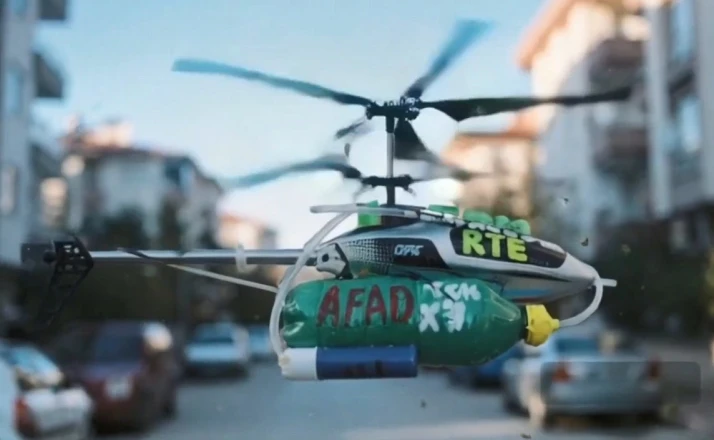 TEKNOFEST’te tanışan iki engelli arkadaş, insansız yangın söndürme helikopteri geliştirdi
