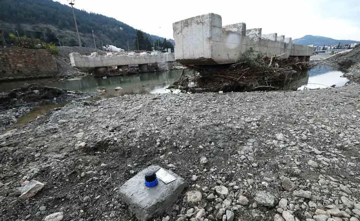 Tokat’ta taşkında yıkılan köprü yeniden inşa ediliyor
