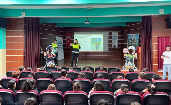 ‘Trafikte Ben de Varım’ projesi okullarda sürüyor
