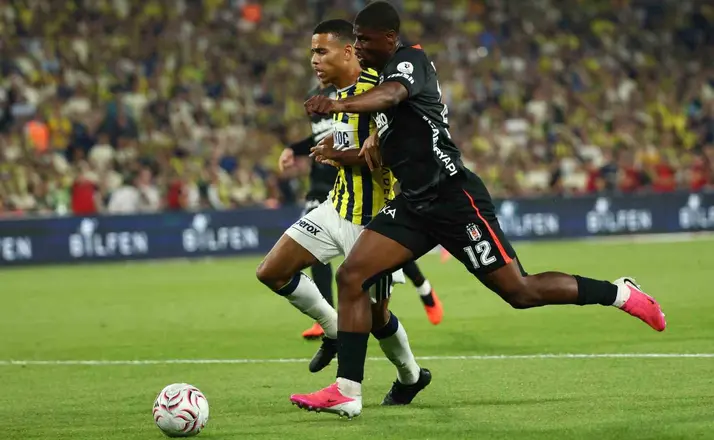 Trendyol Süper Lig: Fenerbahçe: 1 - Beşiktaş: 1 (İlk yarı)
