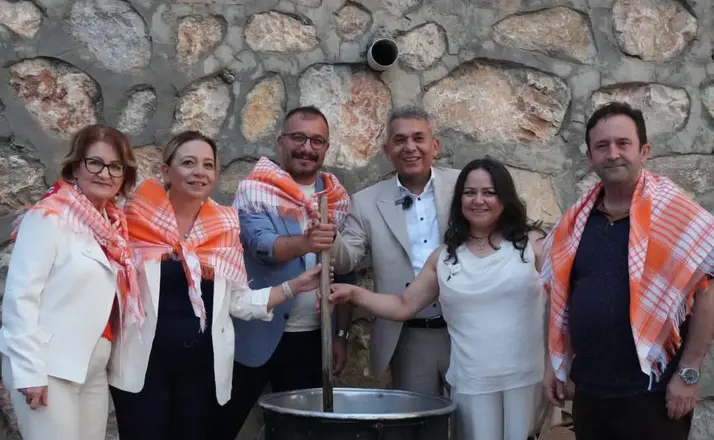 Türkü Akbayram babasının görüntüleriyle duygulandı
