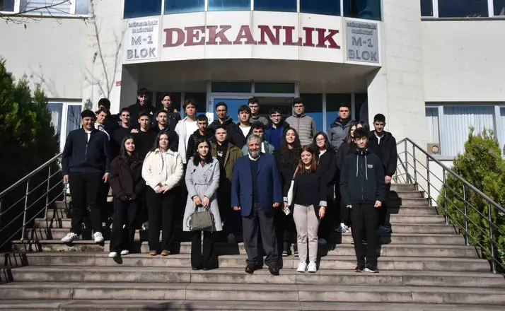 Üniversite eğitimini yerinde gördüler
