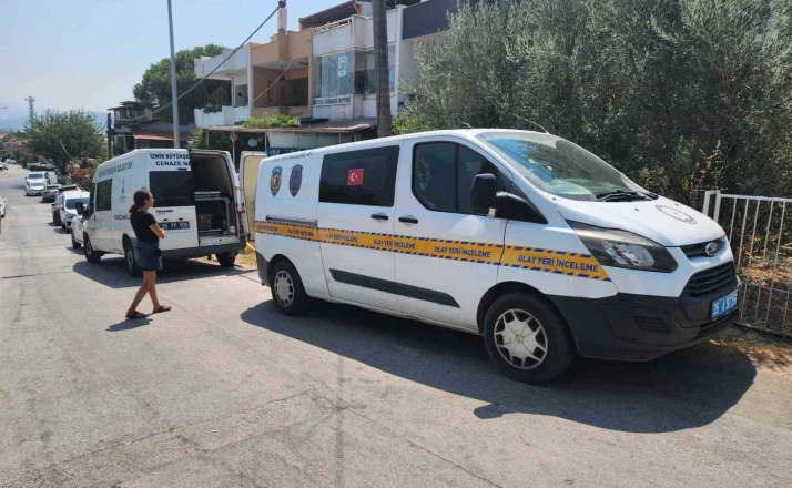 Urla’da korkunç olay: Anne ve oğlu evde ölü bulundu 