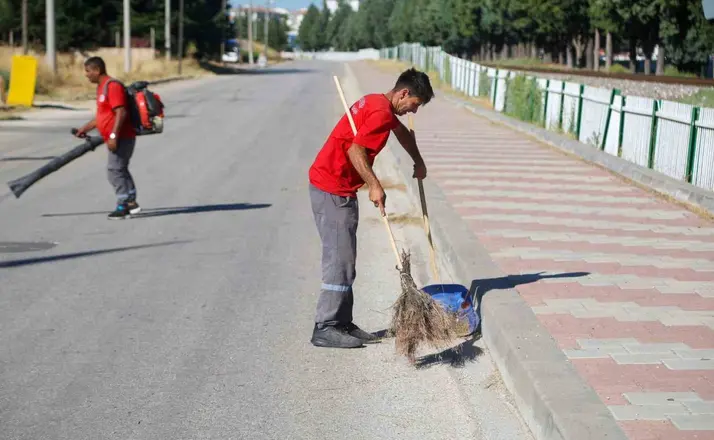 Uşak Belediyesi çevre kirliğine izin vermiyor
