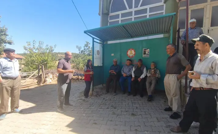 Uşak İl Tarım ve Orman Müdürlüğü personelleri üreticilerle bir araya geldi
