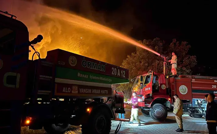 Uşak’ta dubleks evde çıkan yangın söndürüldü
