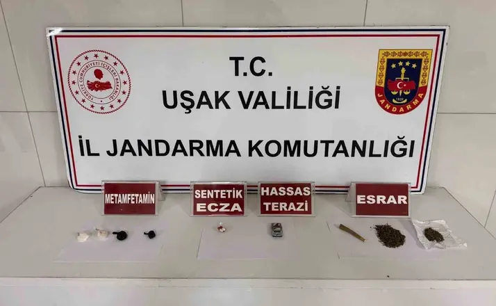 Uşak’ta jandarmadan uyuşturucu operasyonunda 4 kişi tutuklandı
