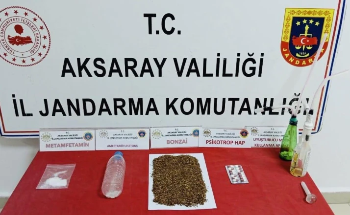 Uyuşturucu taciri uyuşturucularla birlikte yakalandı