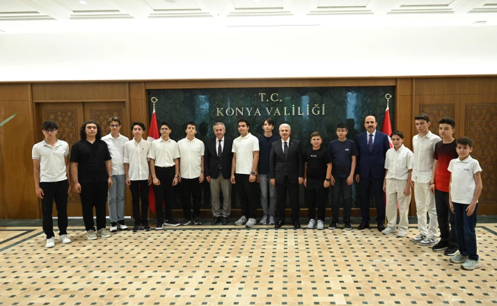 Vali Akın ve Başkan Altay Konyalı LGS birincileri ile bir araya geldi