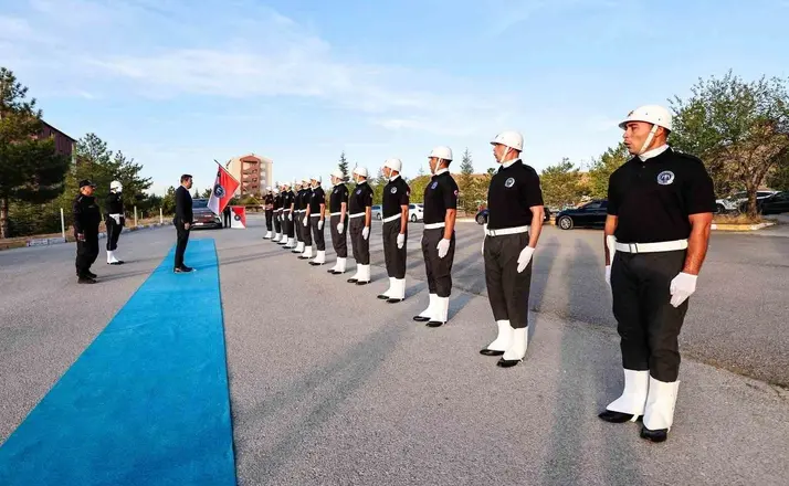 Vali Akmeşe, 807 polis adayıyla  derste buluştu
