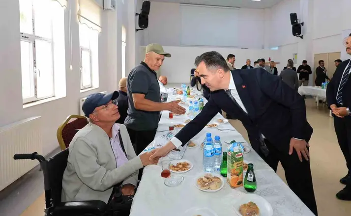 Vali Karakaya’dan ulu çınarlara anlamlı ziyaret
