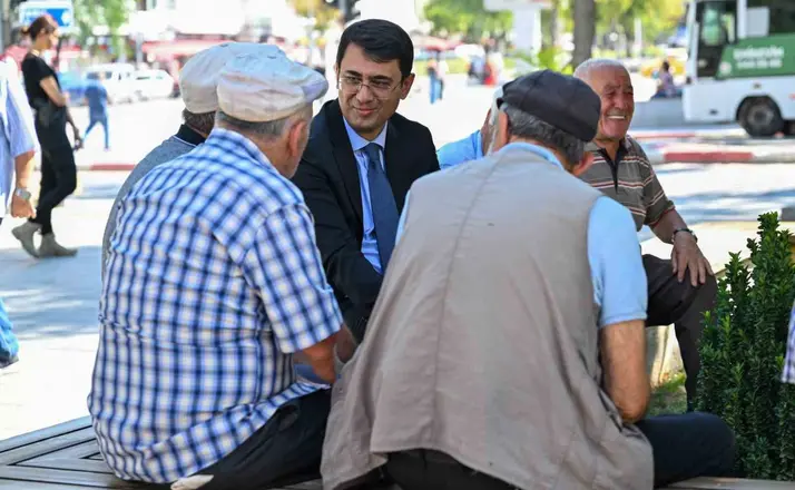 Vali Kartal vatandaşlarla bir araya geldi
